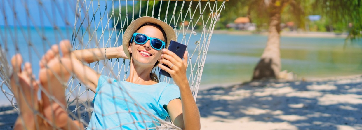 Smartphone aan het strand
