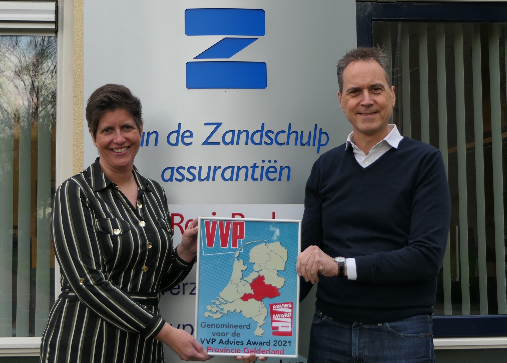 Foto Eddy en Marijke met de nominatie, bijgesneden